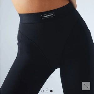 SAVAGE x FENTY Lineup High Waist Pocket Leggings - NWOT - size L